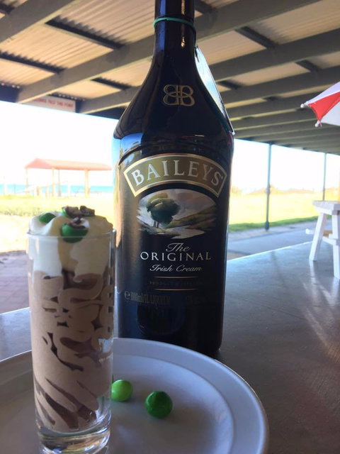 Sand Bar Cafe - Swimm 1