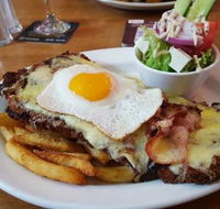Willunga Hotel - Renee