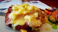 Cafe De Carlo