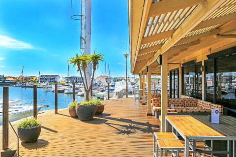 Marina Hotel - Petrol Stations 0