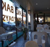 New land Bakery cafe - Renee