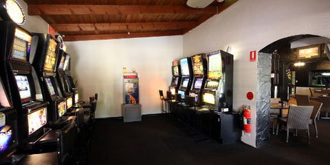 Old Bake House Tavern - Renee 0