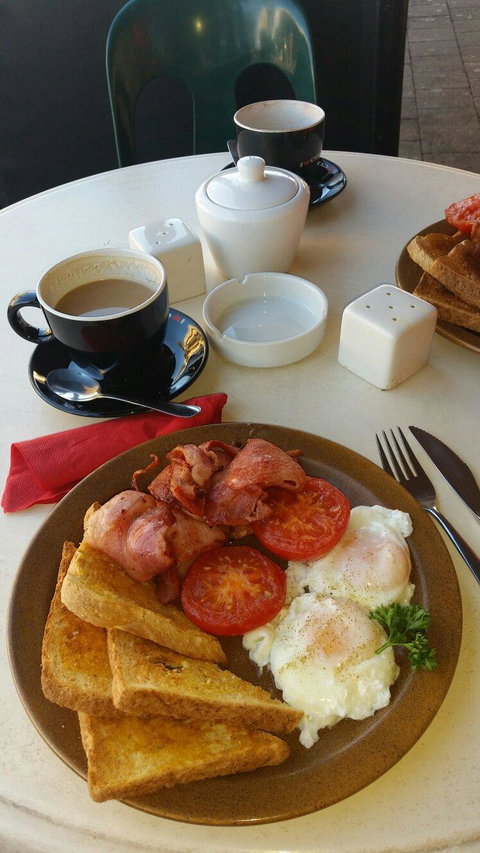 Ozzie's Coffee Lounge - Swimm 6