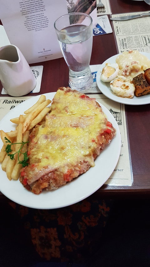 Railway Hotel/Motel - Renee 1