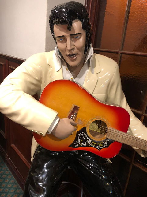 The Aldgate Pump Hotel - Renee 2