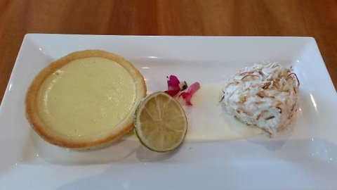 Wallis Tavern - Renee 0