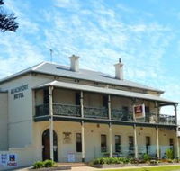 Beachport Hotel - Renee