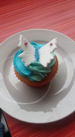 Blooms N Bakes - Internet Find 0