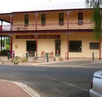 Crystal Brook Hotel - Internet Find