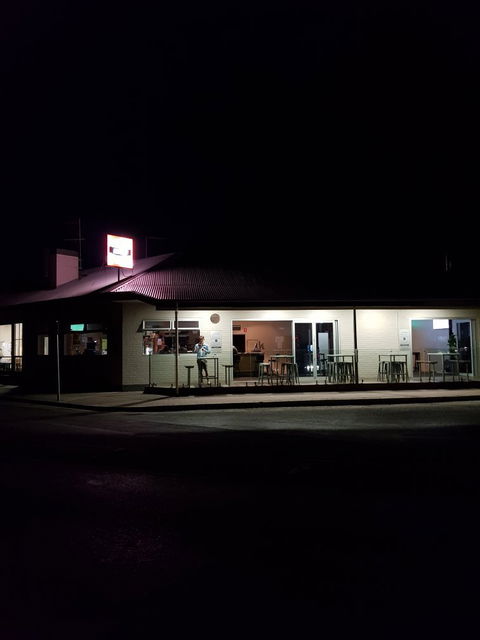 Dalrymple Hotel - Internet Find 3
