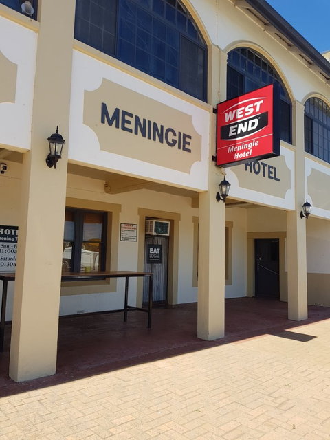 Meningie Hotel Bistro - Qld Realsetate 8