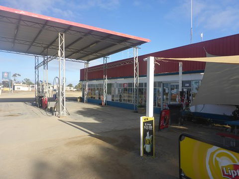 Yunta Truckstop - Renee 0
