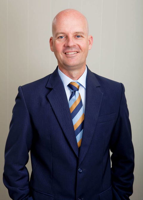 Eylander J–Barrister - Internet Find 0