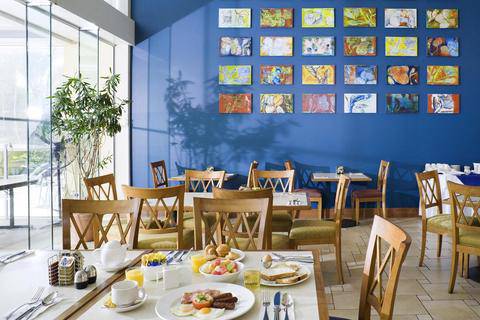 Blue Mango Cafe Wine Bar - Qld Realsetate 0