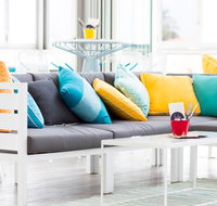 Helm Bar Surfers - Renee