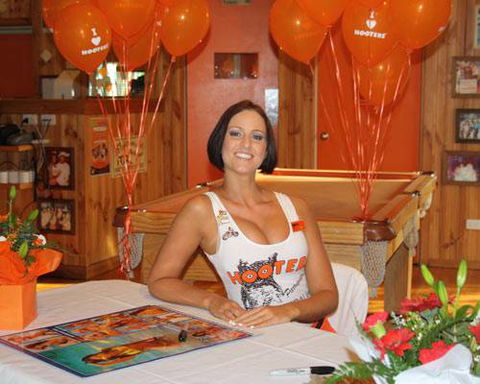 Hooters Of Gold Coast - Renee 0