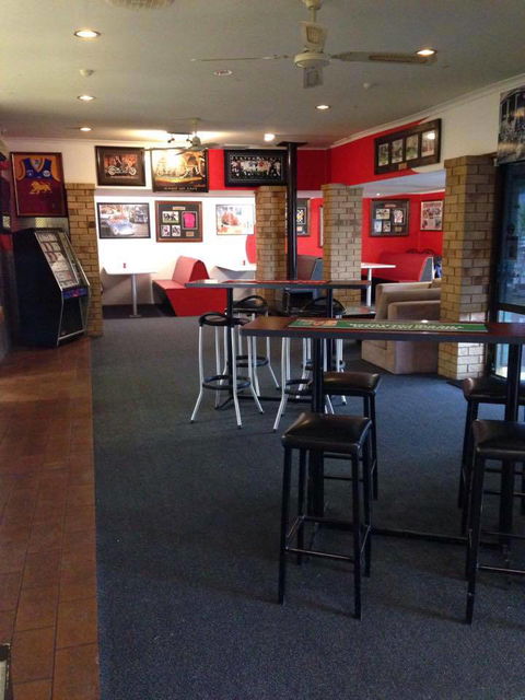 The Back Page Sports Bar & Grill - Internet Find 0