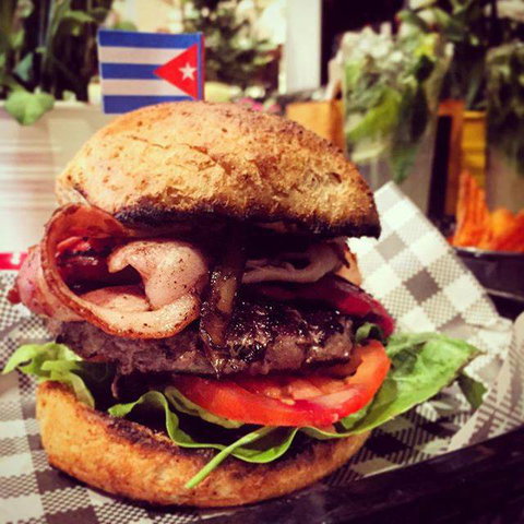 Coco Cubano Mackay - Swimm 1