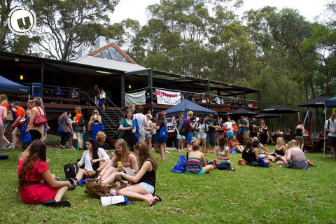 Bar On The Hill - Renee 0