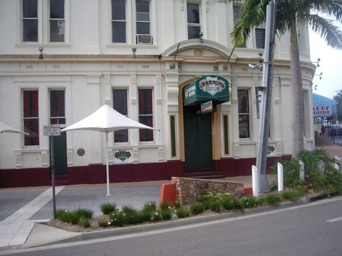 Flynns Irish Bar & Bistro - Renee 0
