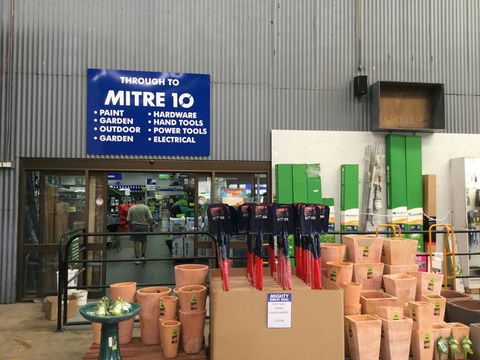 Macksville Mitre 10 - Petrol Stations 0