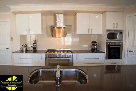 Kitchen & Renovation Concepts - Renee 4