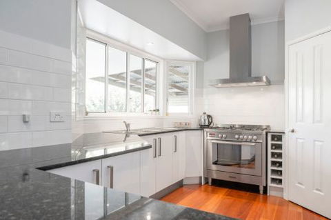 Coast & Country Kitchens & Bathrooms - Renee 3