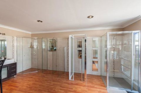 JBL Shower Screens - Renee 0