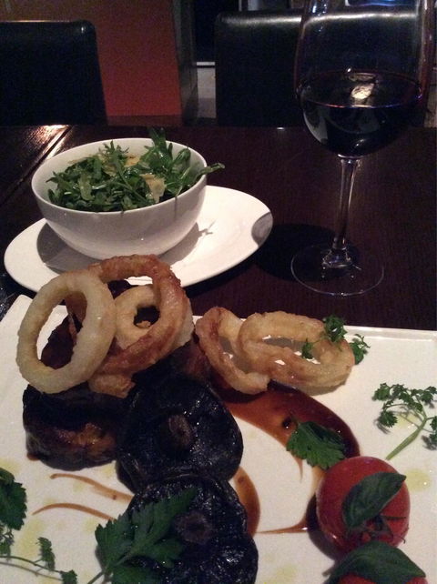 O Bar & Restaurant - Renee 4