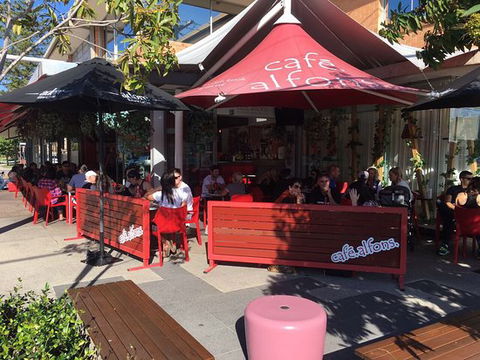 Cafe Alfons - Renee 0