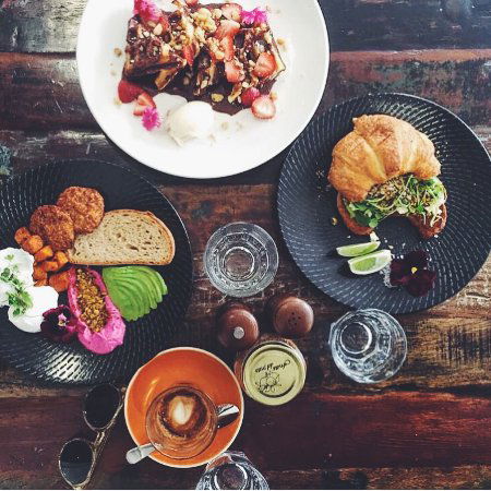 Local & Co - Renee 0