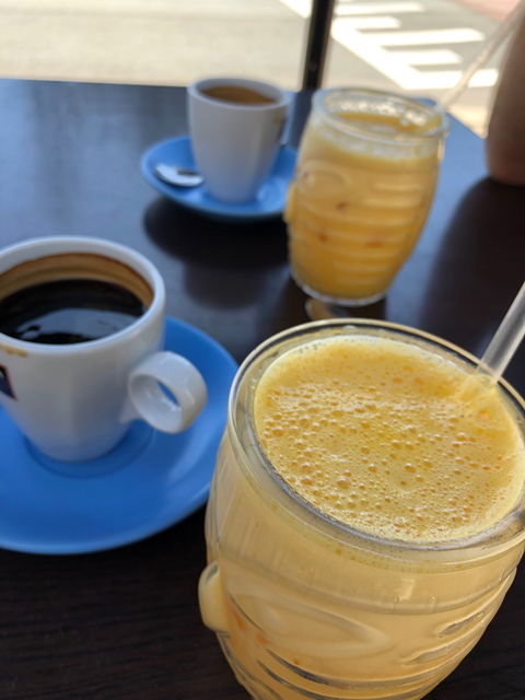 Cafe On Hedges - Renee 5