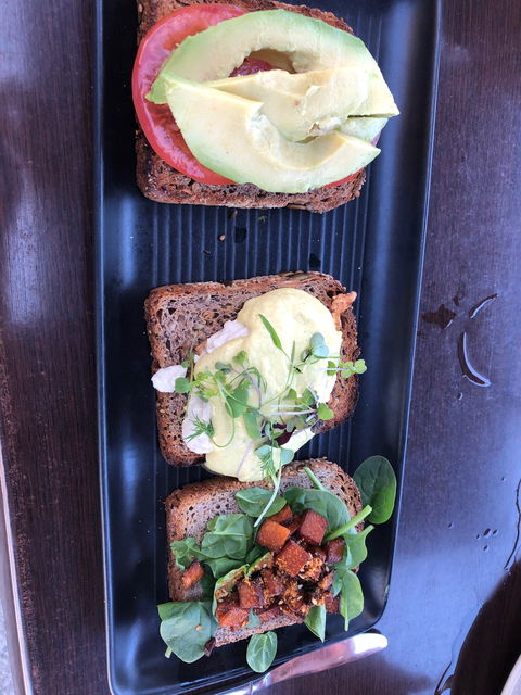 Cafe On Hedges - Renee 6