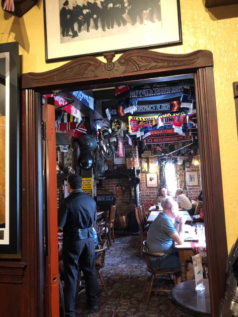 Fox & Hounds Country Inn - Renee 4