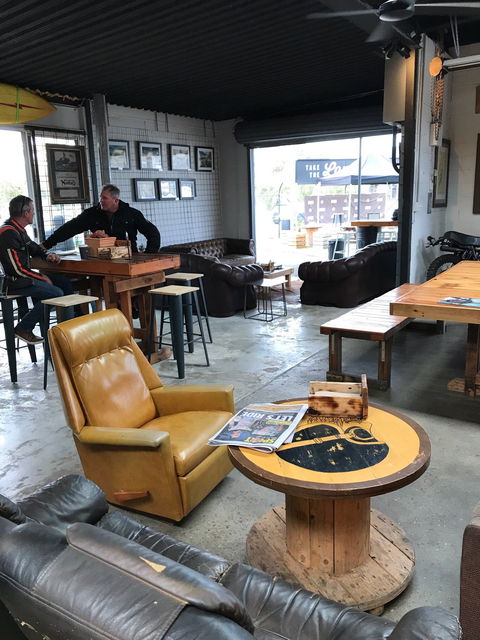 Iron & Resin Garage - Qld Realsetate 2