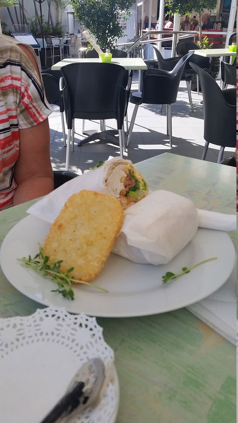Marina Boulevard Cafe - Renee 3