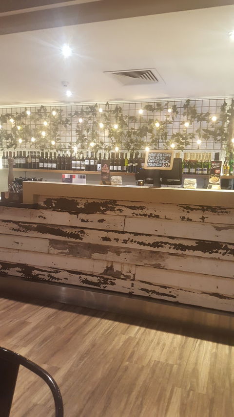 Palm Beach Hotel Bistro - Internet Find 1