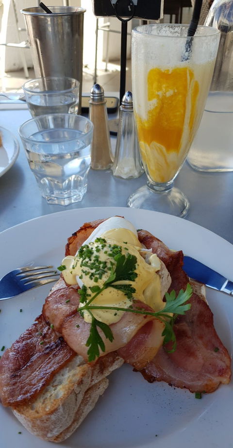 Sunset Waterfront Cafe Bar & Grill - Internet Find 1