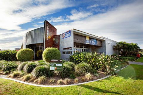 Varsity Lakes Tavern - Swimm 0