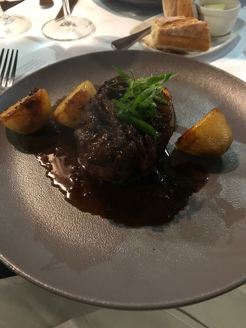 C'est Bon Restaurant Francais - Renee 6