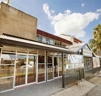 Commercial Hotel - Renee