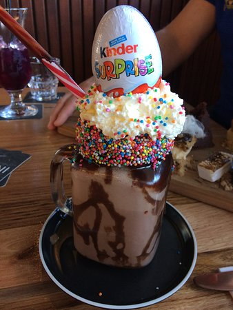 Infinite Dessert And Cocktail Bar - Renee 0