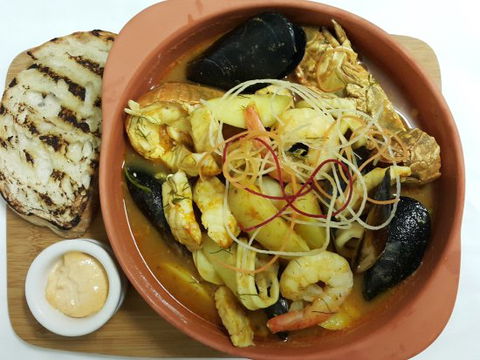 Linga Longa International Restaurant - Renee 0