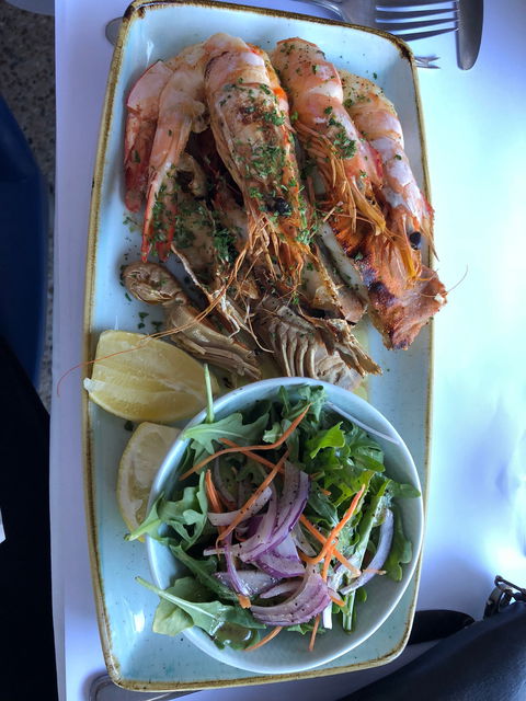 Raw Prawn Seafood Restaurant - Renee 4