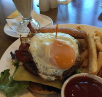 Signatures Restaurant Lakelands - Renee