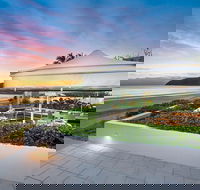 Season Restaurant - Renee