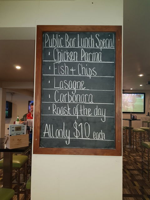 The Edge Hill Tavern - Renee 1