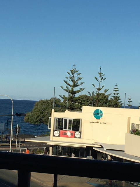 One Up Bar & Bistro - Swimm 6