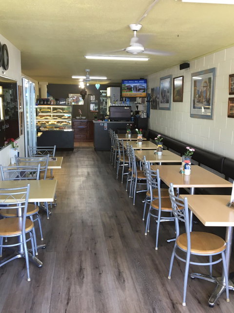 Sandbar Cafe & Restaurant - Swimm 5