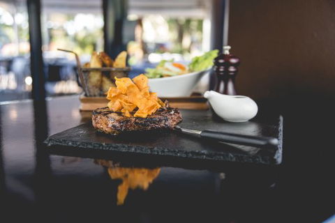 Three Bar And Grill - Renee 0